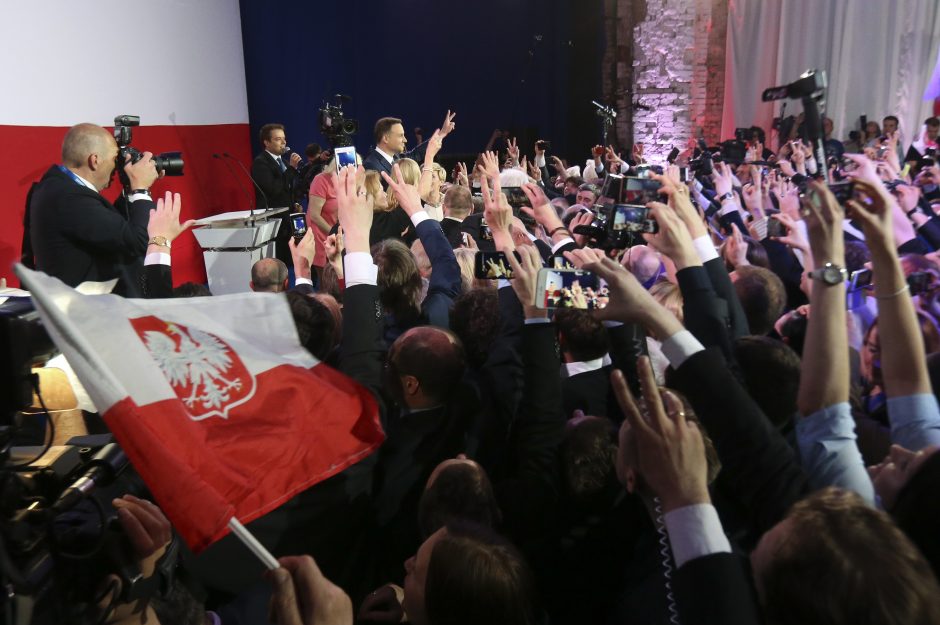 Lenkijos prezidento rinkimus įtikinamai laimėjo A. Duda