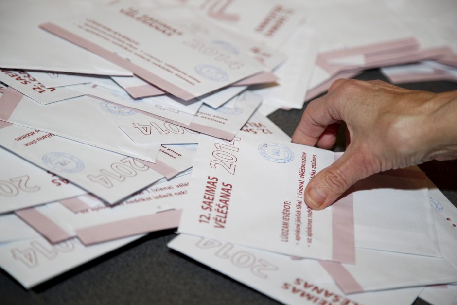 Latvijos Seime patvirtinti 99 iš 100 išrinktų deputatų mandatų