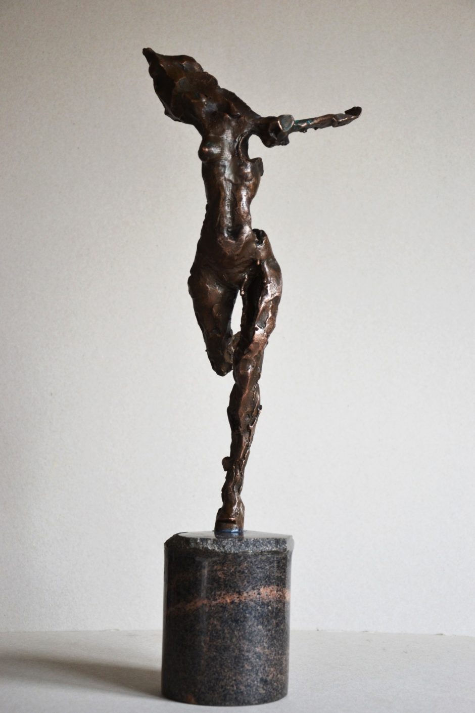Klaipėdos galerijoje – mažosios skulptūrinės formos paroda „Bronzos amžius“
