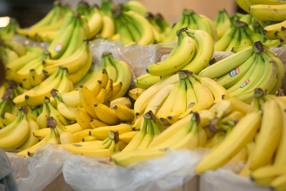 Pirkėjai šiurpsta – bananai brangsta ne dienom, o valandom: greit neįpirksime?