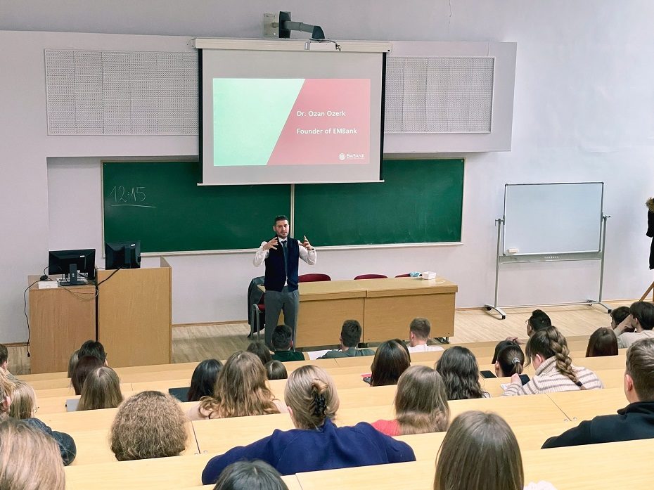 Vilniaus universitete dr. Ozan Ozerk skaitė paskaitą apie verslumą