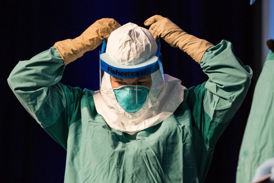 Specialistai: Ebolos virusą pavyks suvaldyti ne anksčiau kaip po keturių mėnesių
