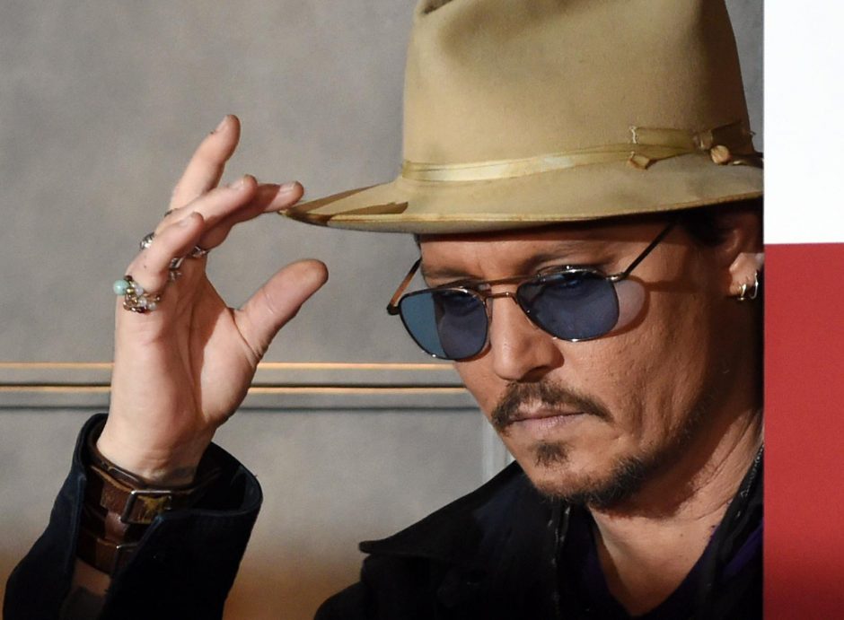 Dėl J. Deppo operacijos dar kartą atidedamas „Karibų piratų“ filmavimas