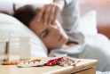 Sudėtinga: migreninio galvos skausmo priepuolius ištverti sunku, o daug vaistų gerti nevalia.