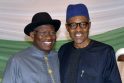 Muhammadu Buhari (dešinėje) ir Goodluckas Jonathanas