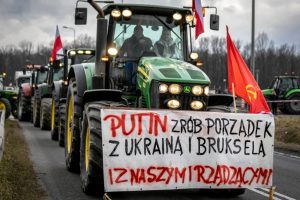 Ūkininkų proteste – rusiška provokacija: „Putinai, sutvarkyk Ukrainą, Briuselį ir mūsų vyriausybę“