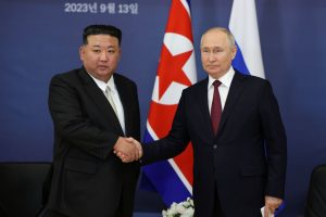 Gyvūnų diplomatija: V. Putinas į Šiaurės Korėją pažadėjo išsiųsti gyvates ir erelius