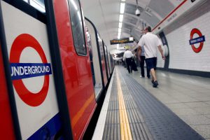 Londono metro vėl stabdo streikai: įspėjami keleiviai