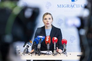 VRM siūlo griežtinti tvarką į Lietuvą atvykstantiems dirbti užsieniečiams