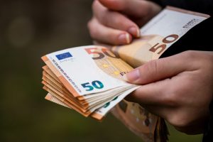 Eurostatas: Lietuvos valdžios skola pirmąjį šių metų ketvirtį – 26,2 mlrd. eurų