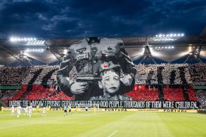 UEFA nubaus Lenkijos klubą dėl plakato, kuriuo primenamos nacių aukos