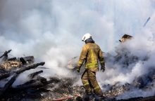 Širvintų rajone per gaisrą žuvo vyras, dar vienas žmogus nukentėjo